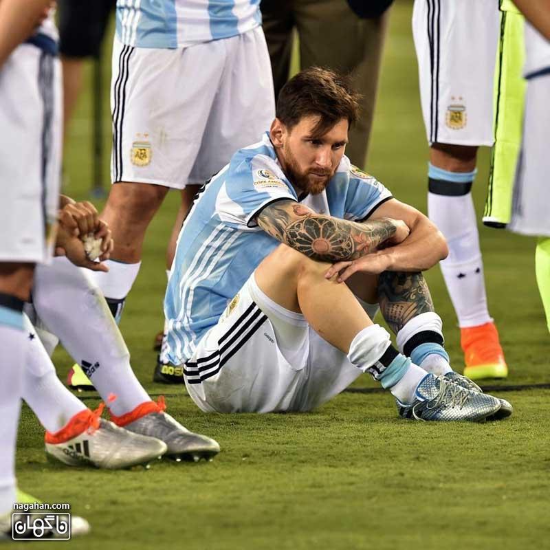 عکس خداحافظی مسی از تیم ملی آرژانتین