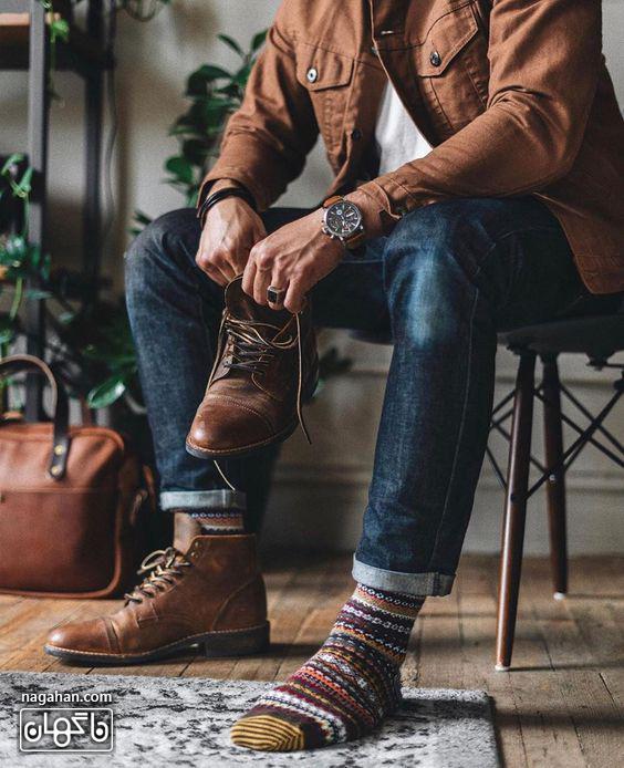 عکس کالکشن جدید ست لباس مردانه پاییزی قهوه ای با بوت و کیف مردانه