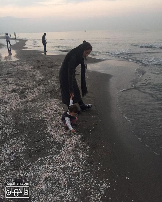 جدیدترین عکس مهناز افشار و دخترش لیانا  در کنار دریا